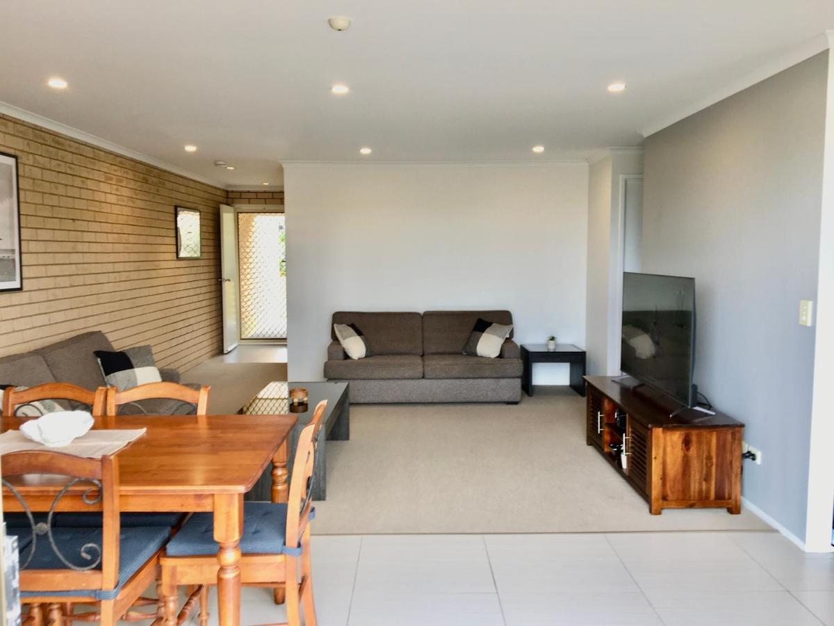 Seascapeatalexbeach Budget Accomodation Alexandra Headland Exterior photo